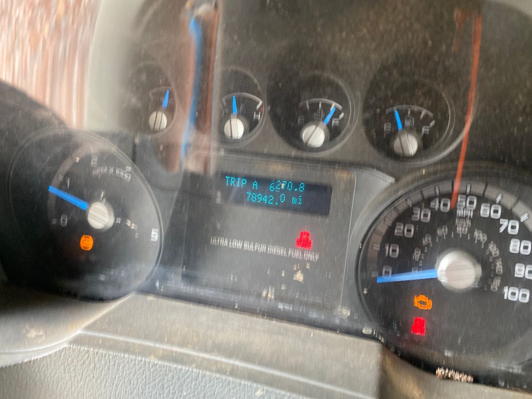 2013 FORD F750 - Image 9